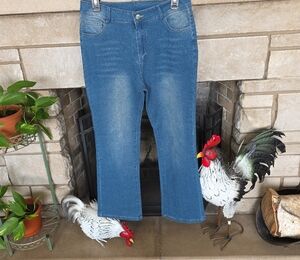 Stylish Women's Straight Leg Jeans in Blue